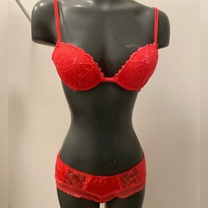 Women's Sexy Soft Lace Lingerie Set from Lasenza